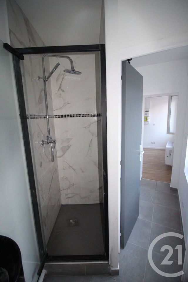 Appartement F1 &agrave; louer - 1 pi&egrave;ce - 10,94 m2 - St Valery En Caux - 76 - HAUTE-NORMANDIE