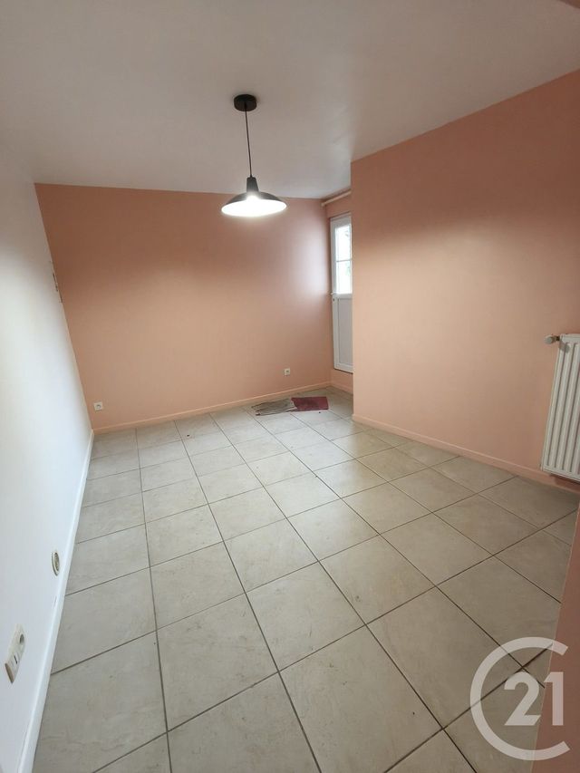 Maison &agrave; louer - 3 pi&egrave;ces - 81,69 m2 - Veules Les Roses - 76 - HAUTE-NORMANDIE