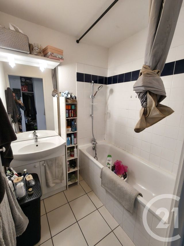 Appartement &agrave; louer - 2 pi&egrave;ces - 43,59 m2 - St Valery En Caux - 76 - HAUTE-NORMANDIE