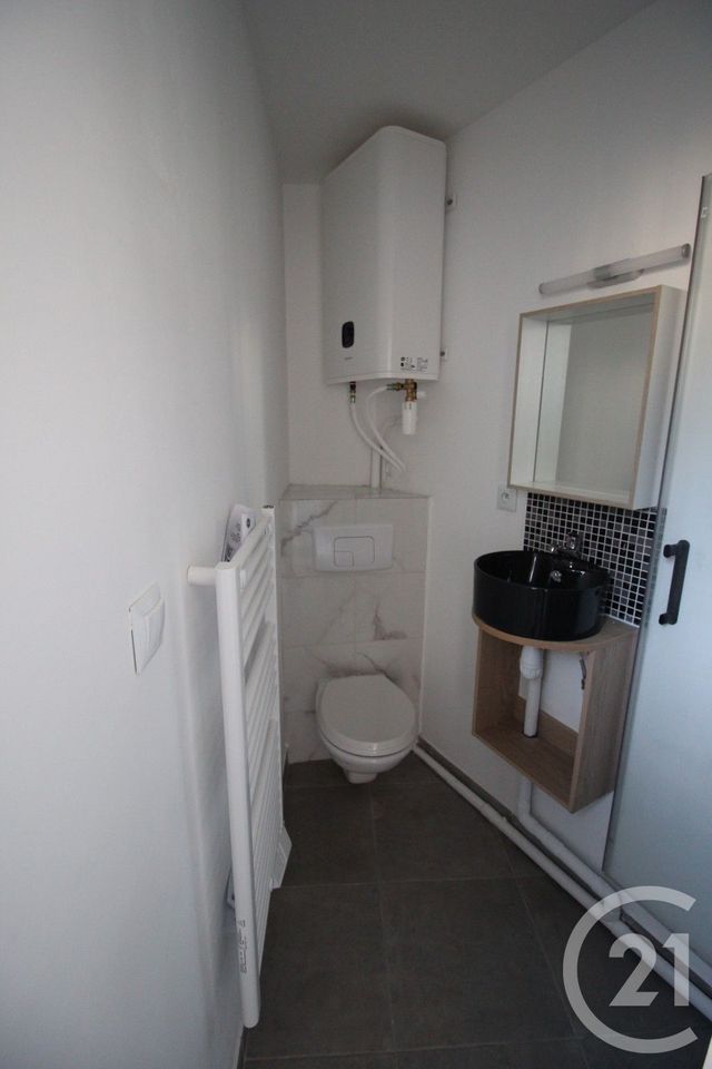 Appartement F1 &agrave; louer - 1 pi&egrave;ce - 10,94 m2 - St Valery En Caux - 76 - HAUTE-NORMANDIE