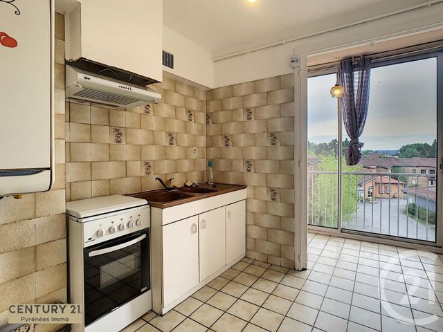 Appartement T3 &agrave; louer - 3 pi&egrave;ces - 69,32 m2 - St Gaudens - 31 - MIDI-PYRENEES