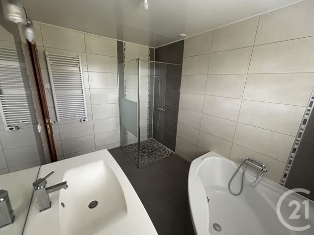 Maison &agrave; louer - 4 pi&egrave;ces - 100,20 m2 - Pointis Inard - 31 - MIDI-PYRENEES