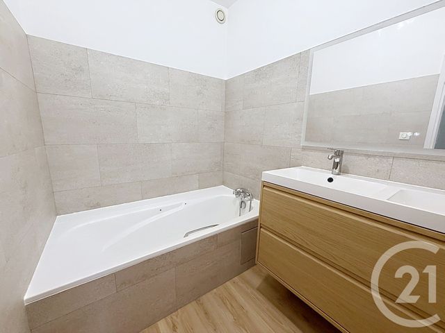 Appartement T3 &agrave; louer - 3 pi&egrave;ces - 97,99 m2 - St Girons - 09 - MIDI-PYRENEES