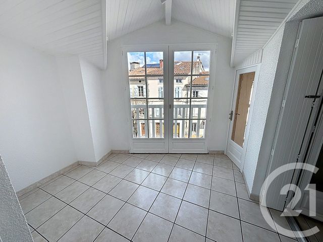 Appartement T3 &agrave; louer - 3 pi&egrave;ces - 62,41 m2 - St Girons - 09 - MIDI-PYRENEES