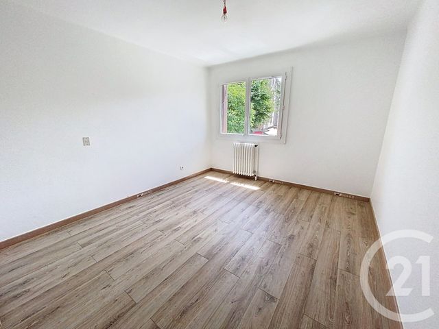 Appartement T5 &agrave; louer - 5 pi&egrave;ces - 108,09 m2 - St Girons - 09 - MIDI-PYRENEES