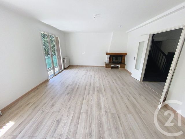 Appartement T5 &agrave; louer - 5 pi&egrave;ces - 108,09 m2 - St Girons - 09 - MIDI-PYRENEES