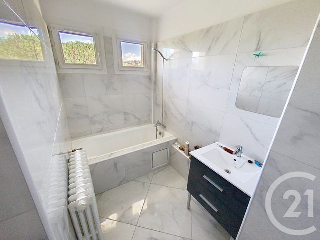Appartement T5 &agrave; louer - 5 pi&egrave;ces - 108,09 m2 - St Girons - 09 - MIDI-PYRENEES
