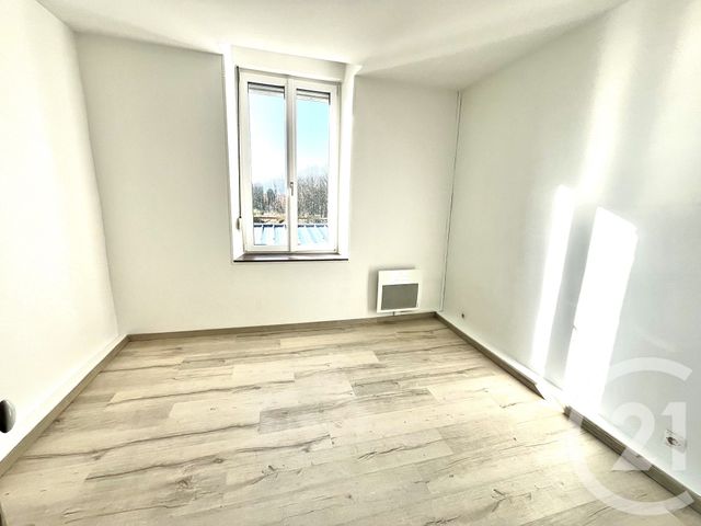 Appartement F5 &agrave; louer - 5 pi&egrave;ces - 85 m2 - Wimille - 62 - NORD-PAS-DE-CALAIS
