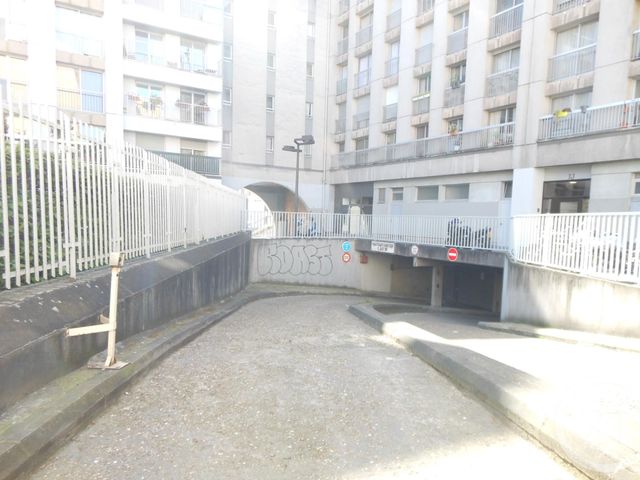 Parking &agrave; louer - 10 m2 - Paris - 75010 - ILE-DE-FRANCE