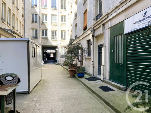 Appartement F3 &agrave; louer - 3 pi&egrave;ces - 58,12 m2 - Paris - 75010 - ILE-DE-FRANCE