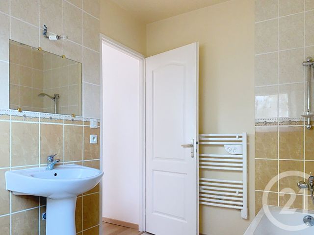 Maison &agrave; louer - 5 pi&egrave;ces - 88,07 m2 - St Gorgon - 56 - BRETAGNE