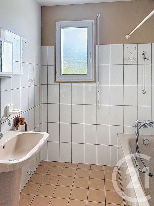 Maison &agrave; louer - 3 pi&egrave;ces - 85,46 m2 - Avessac - 44 - PAYS-DE-LOIRE