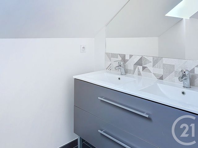 Maison &agrave; louer - 3 pi&egrave;ces - 78,58 m2 - La Gacilly - 56 - BRETAGNE