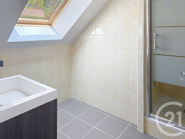 Appartement Duplex &agrave; louer - 5 pi&egrave;ces - 81,86 m2 - Redon - 35 - BRETAGNE