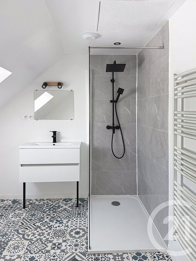 Maison &agrave; louer - 4 pi&egrave;ces - 84,31 m2 - Rieux - 56 - BRETAGNE