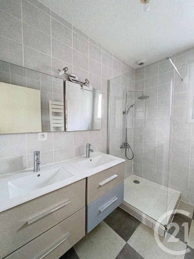 Maison &agrave; louer - 4 pi&egrave;ces - 70 m2 - Redon - 35 - BRETAGNE