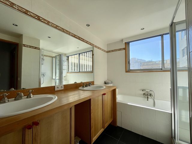 Appartement F4 &agrave; vendre - 4 pi&egrave;ces - 109,01 m2 - Biarritz - 64 - AQUITAINE