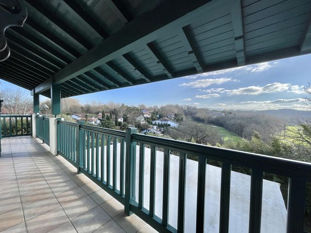 Maison à vendre - 8 pièces - 223,89 m2 - Bassussarry - 64 - AQUITAINE