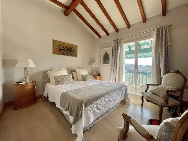 Maison à vendre - 8 pièces - 223,89 m2 - Bassussarry - 64 - AQUITAINE