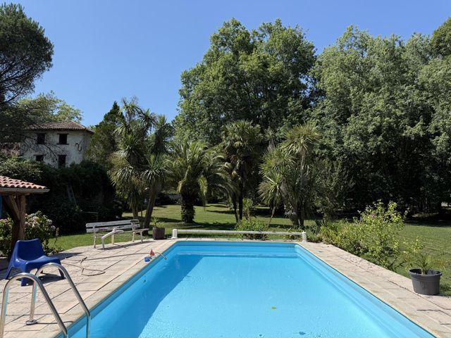 Maison &agrave; vendre - 20 pi&egrave;ces - 660 m2 - Urt - 64 - AQUITAINE