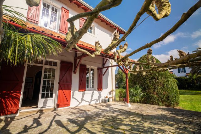 Maison &agrave; vendre - 8 pi&egrave;ces - 204,52 m2 - Bayonne - 64 - AQUITAINE