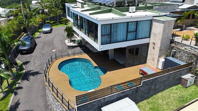 Maison &agrave; vendre - 7 pi&egrave;ces - 351,20 m2 - St Denis - 974 - REUNION