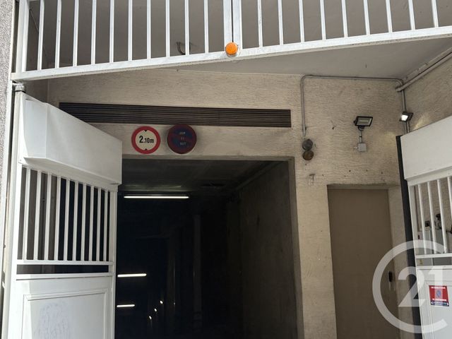 parking - PARIS - 75010