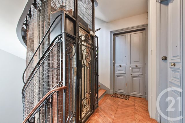 Appartement F2 &agrave; vendre - 2 pi&egrave;ces - 55,17 m2 - Paris - 75010 - ILE-DE-FRANCE