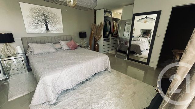 Maison à vendre - 7 pièces - 202 m2 - Chelles - 77 - ILE-DE-FRANCE