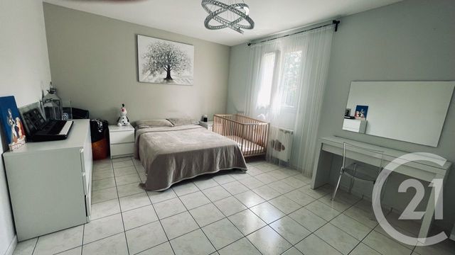 Maison à vendre - 7 pièces - 202 m2 - Chelles - 77 - ILE-DE-FRANCE