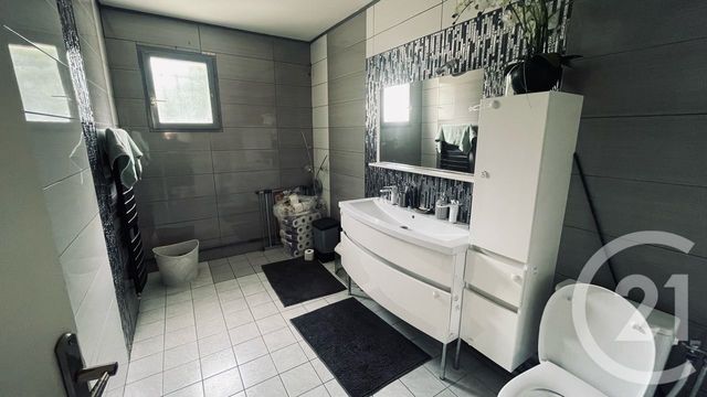 Maison à vendre - 7 pièces - 202 m2 - Chelles - 77 - ILE-DE-FRANCE