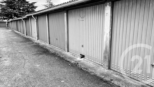 parking - BROU SUR CHANTEREINE - 77