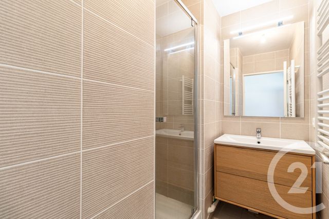 Appartement F5 à vendre - 5 pièces - 106,85 m2 - St Ouen - 93 - ILE-DE-FRANCE