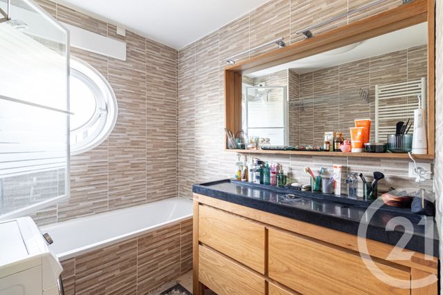 Appartement F5 à vendre - 5 pièces - 106,85 m2 - St Ouen - 93 - ILE-DE-FRANCE