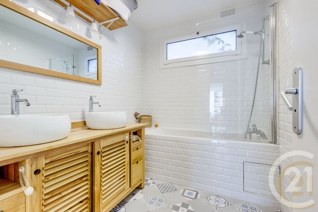 Appartement &agrave; vendre - 4 pi&egrave;ces - 83,23 m2 - Paris - 75018 - ILE-DE-FRANCE