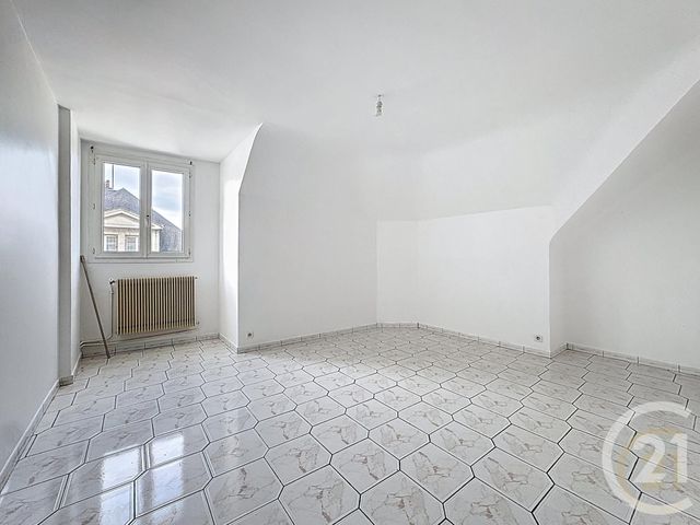 Appartement F3 &agrave; vendre - 3 pi&egrave;ces - 74,72 m2 - Compiegne - 60 - PICARDIE