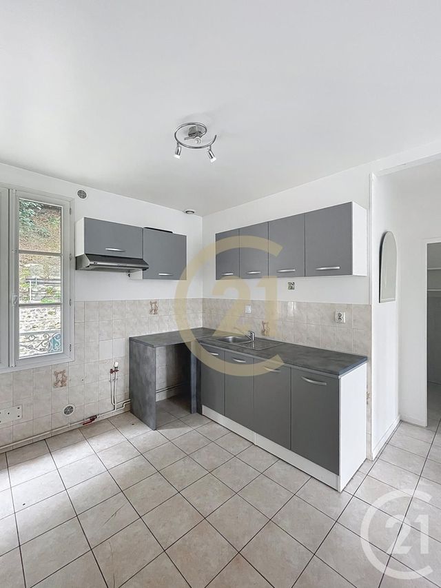 Appartement F4 à louer - 4 pièces - 71,81 m2 - Pierrefonds - 60 - PICARDIE