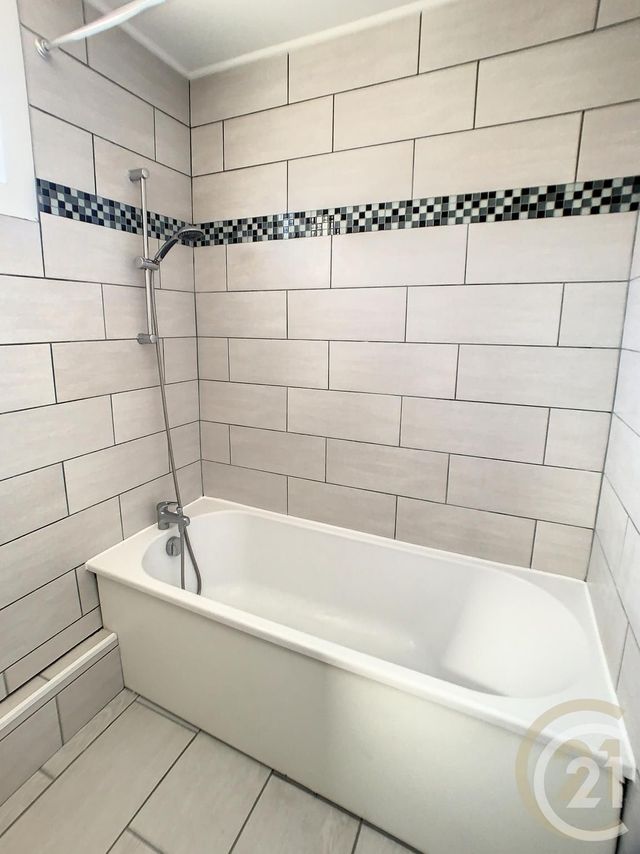 Appartement F3 à louer - 3 pièces - 62,66 m2 - Margny Les Compiegne - 60 - PICARDIE