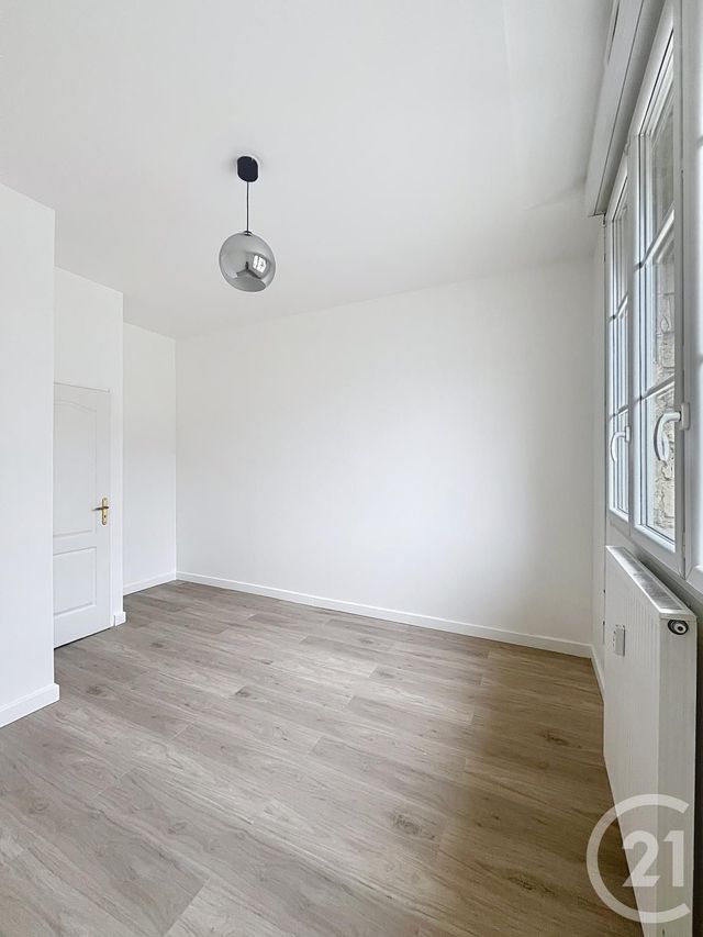 Appartement Duplex &agrave; louer - 3 pi&egrave;ces - 49,95 m2 - Compiegne - 60 - PICARDIE