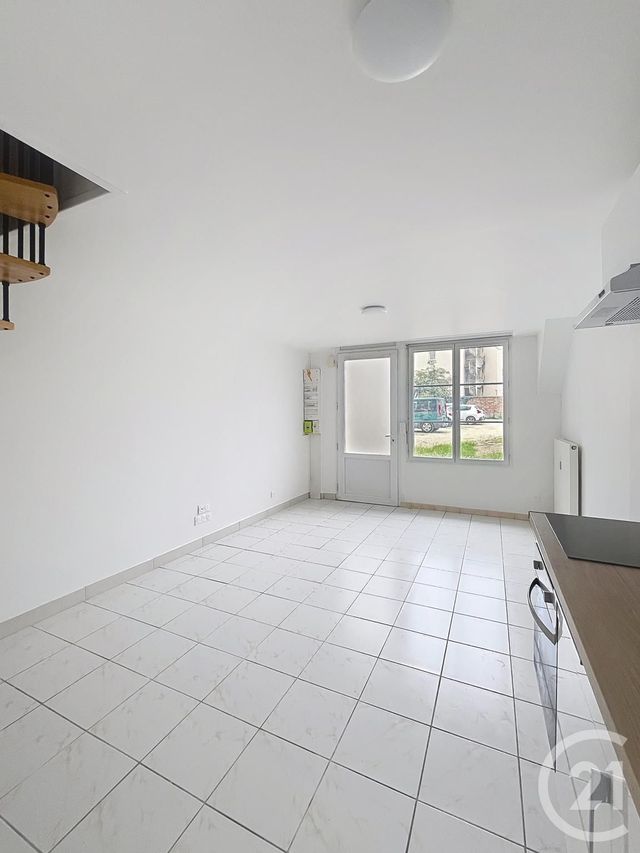 Appartement Duplex &agrave; louer - 3 pi&egrave;ces - 49,95 m2 - Compiegne - 60 - PICARDIE