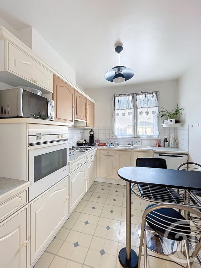 Appartement T4 à vendre - 4 pièces - 72 m2 - Compiegne - 60 - PICARDIE