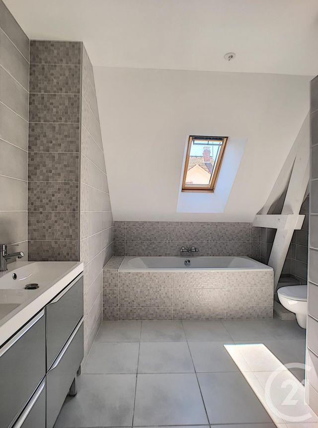 Maison &agrave; louer - 5 pi&egrave;ces - 120,37 m2 - Tracy Le Mont - 60 - PICARDIE