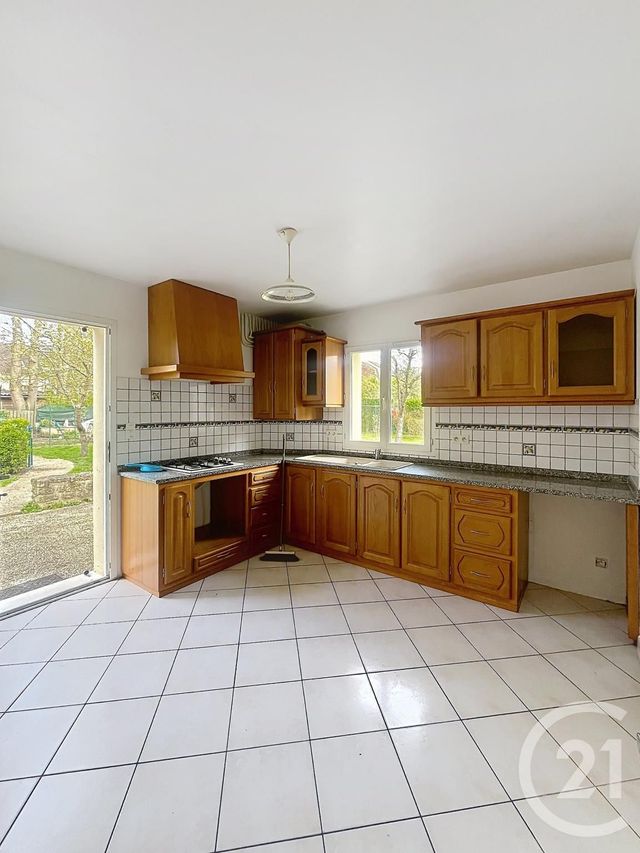 Maison &agrave; louer - 5 pi&egrave;ces - 117 m2 - Lacroix St Ouen - 60 - PICARDIE