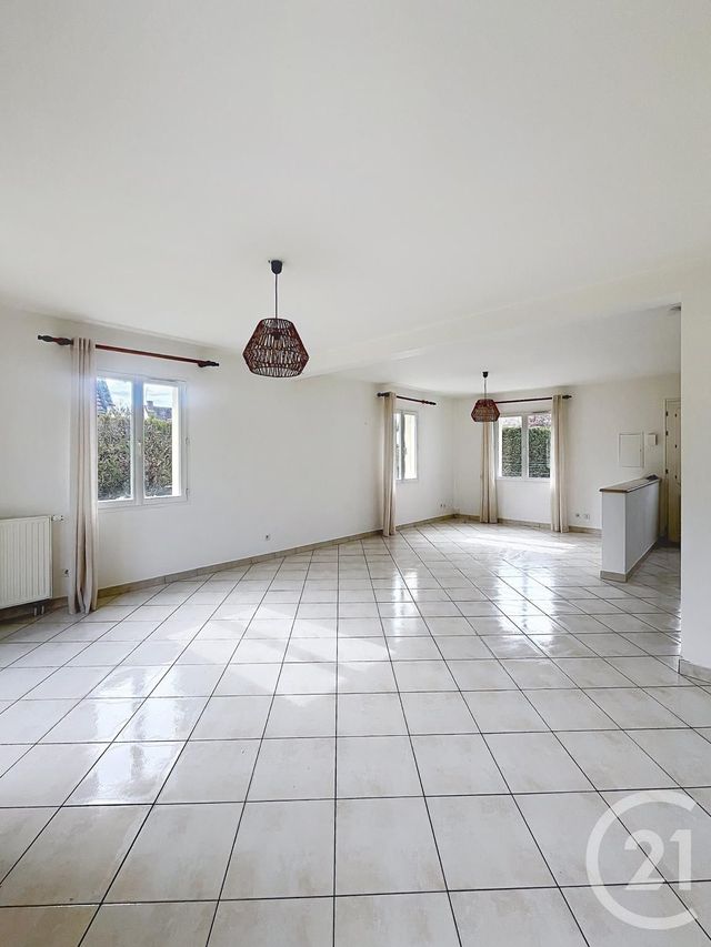 Maison &agrave; louer - 5 pi&egrave;ces - 117 m2 - Lacroix St Ouen - 60 - PICARDIE