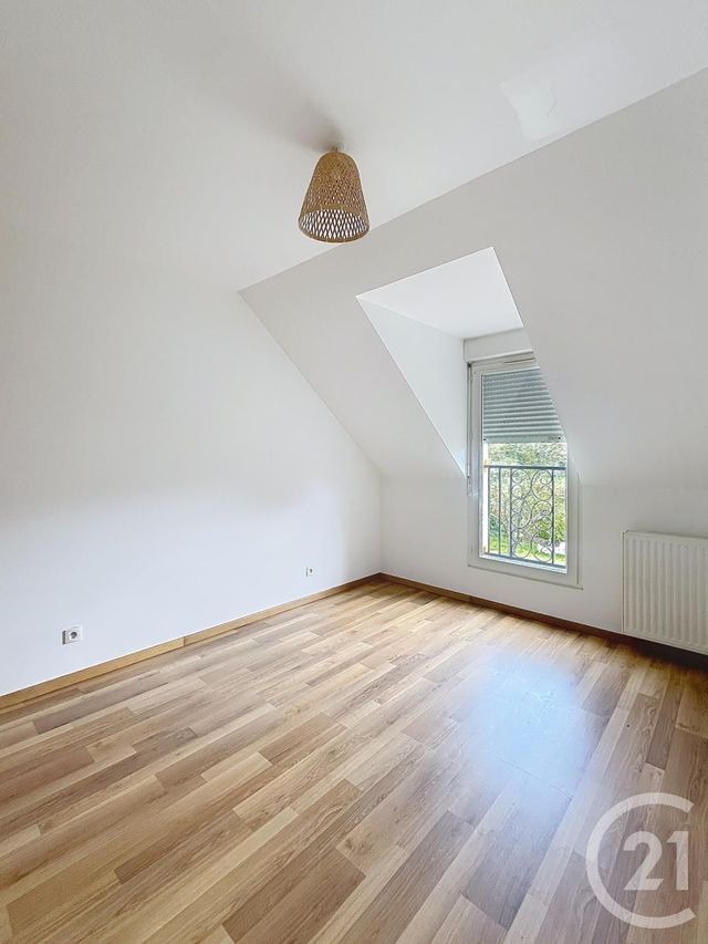 Maison &agrave; louer - 5 pi&egrave;ces - 117 m2 - Lacroix St Ouen - 60 - PICARDIE