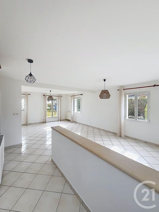 Maison &agrave; louer - 5 pi&egrave;ces - 117 m2 - Lacroix St Ouen - 60 - PICARDIE