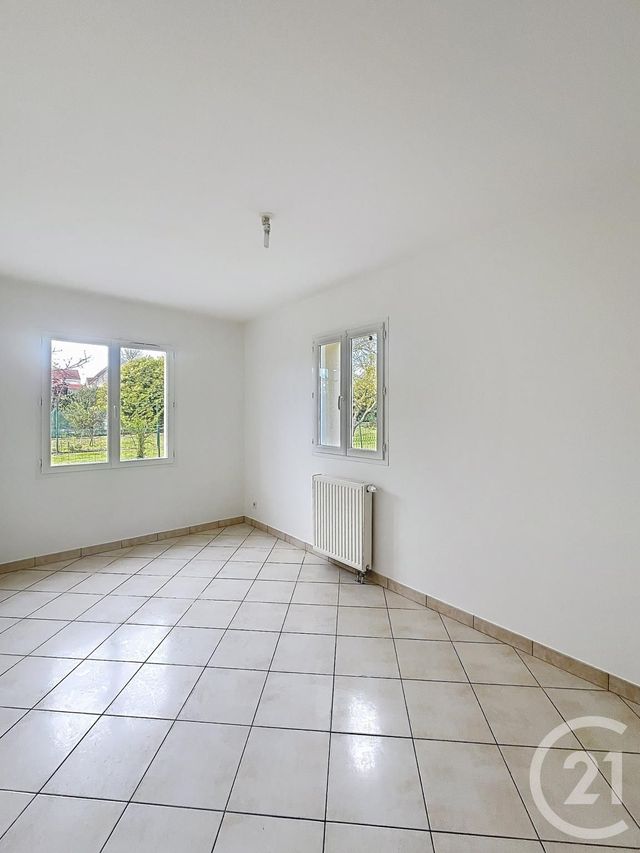 Maison &agrave; louer - 5 pi&egrave;ces - 117 m2 - Lacroix St Ouen - 60 - PICARDIE