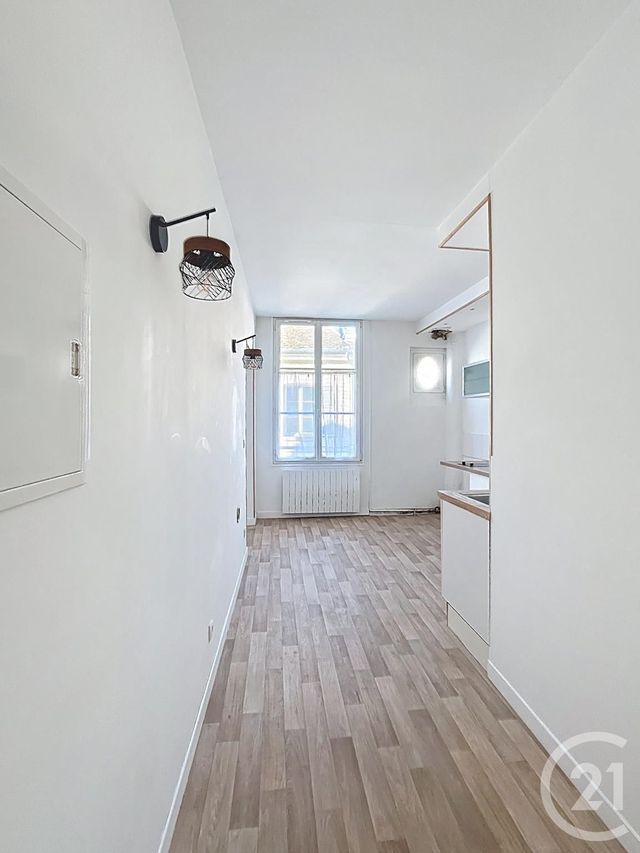 Appartement F2 &agrave; louer - 2 pi&egrave;ces - 41,32 m2 - Compiegne - 60 - PICARDIE