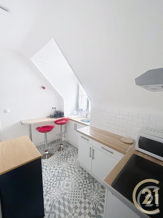 Appartement Studio &agrave; louer - 1 pi&egrave;ce - 27,39 m2 - Compiegne - 60 - PICARDIE