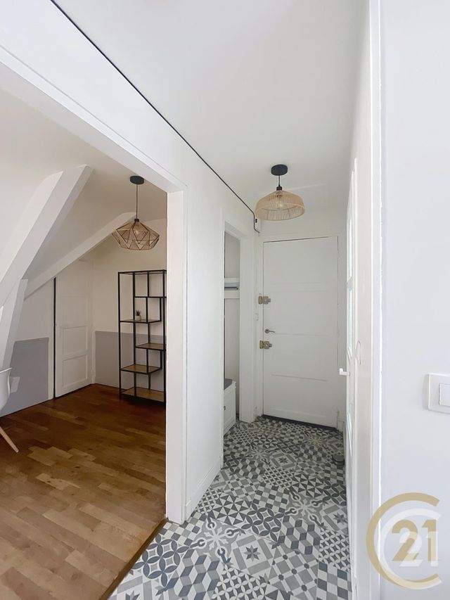 Appartement Studio &agrave; louer - 1 pi&egrave;ce - 27,39 m2 - Compiegne - 60 - PICARDIE